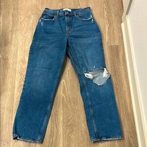 Abercrombie & Fitch - Distressed ‘90s Straight Ultra High Rise Curve Love Jeans
